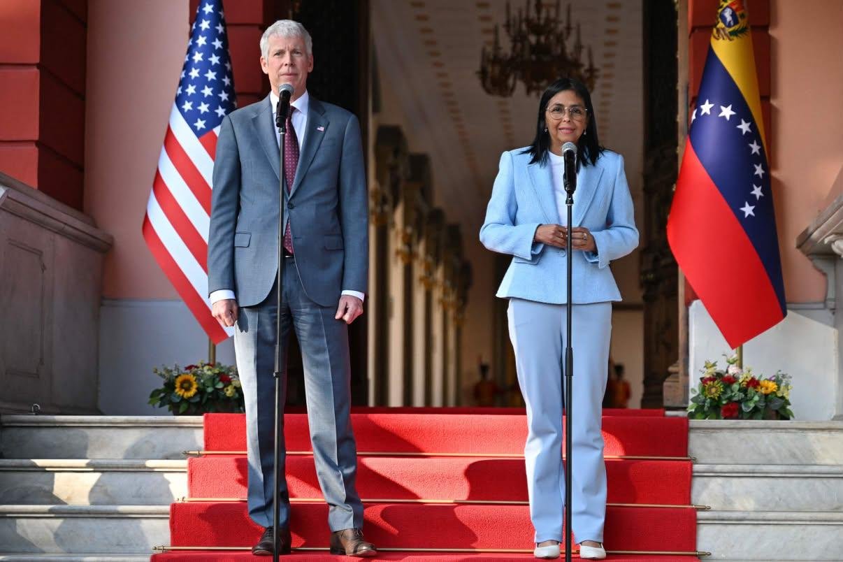 Estados Unidos busca convertir a Venezuela en un nuevo centro energético mundial para desplazar a Medio Oriente