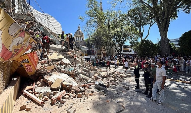 Terremoto de magnitud 7,4 sacudió Colombia: hay más de 100 muertos, cientos de heridos y graves daños