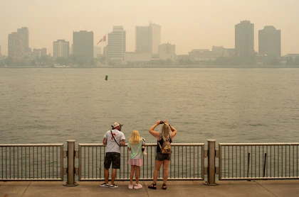 Alerta en Estados Unidos por el humo de los incendios en Canadá: varias ciudades registran niveles peligrosos de contaminación
